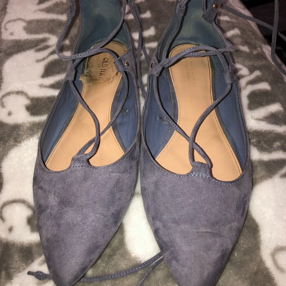 OLD NAVY LACE UP FLATS 7.5 - Picture 2 of 4